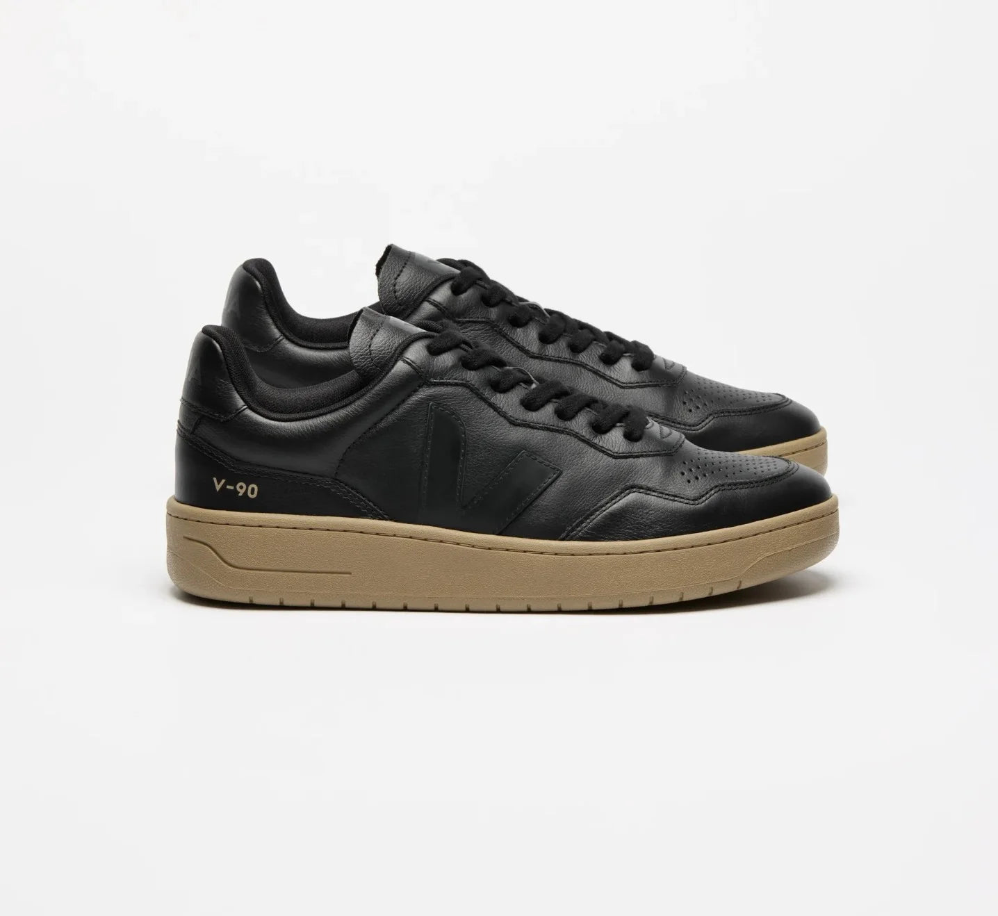 V-90 LEATHER BLACK DUNE